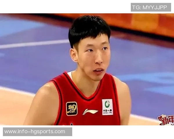 媒体人分析周琦单打风格对球队进攻流畅性的影响与战术调整建议